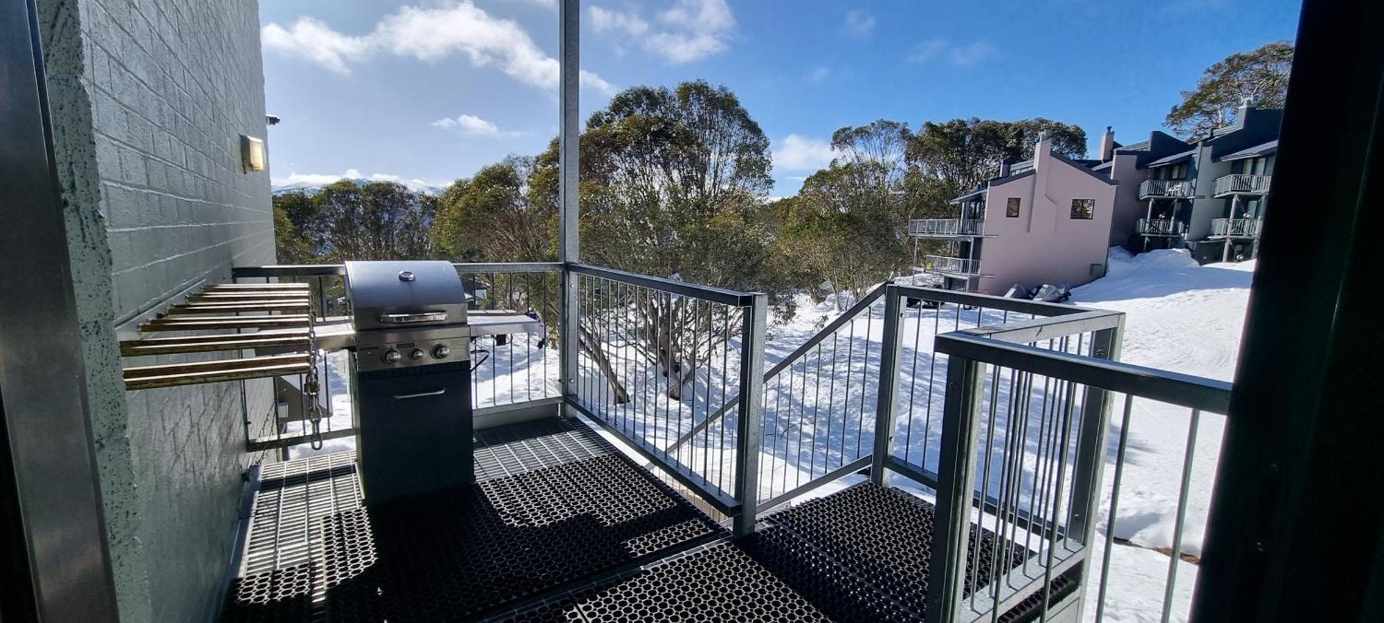 Cedarwood Apartments Falls Creek Bagian luar foto