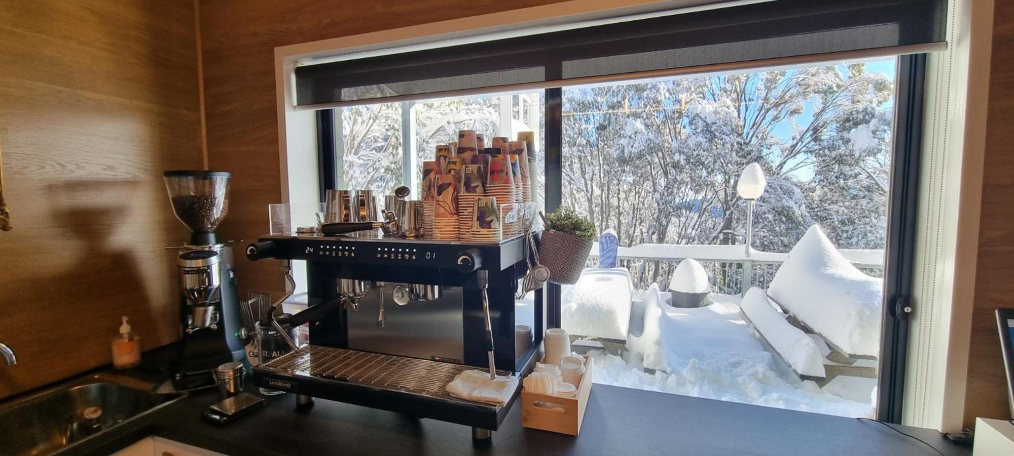 Cedarwood Apartments Falls Creek Bagian luar foto