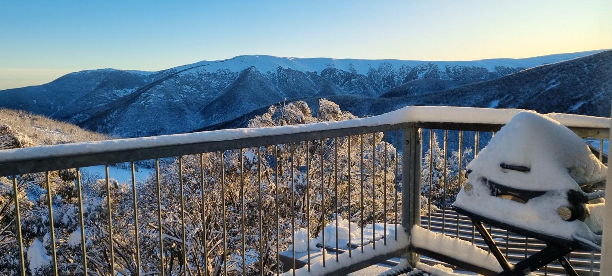 Cedarwood Apartments Falls Creek Bagian luar foto
