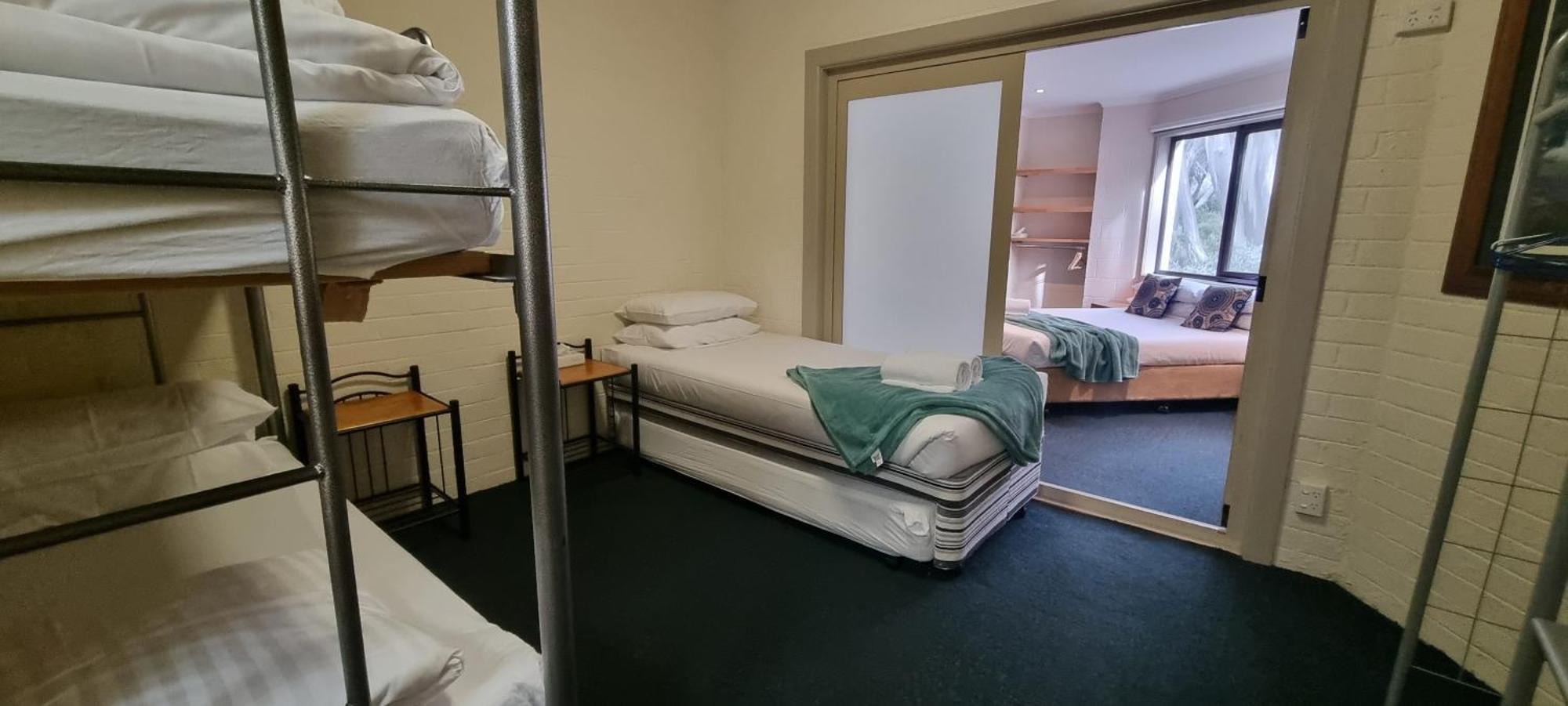 Cedarwood Apartments Falls Creek Bagian luar foto