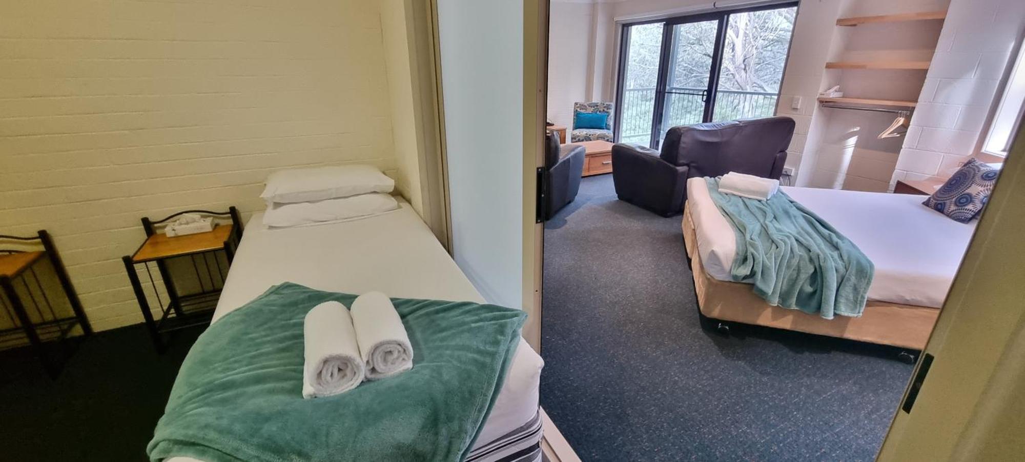Cedarwood Apartments Falls Creek Bagian luar foto