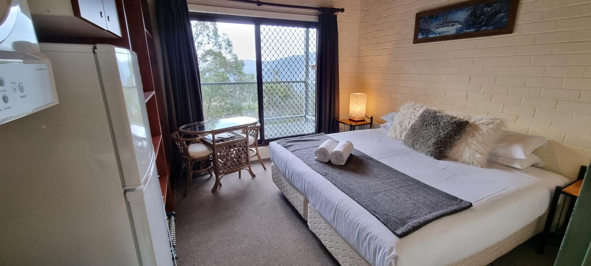 Cedarwood Apartments Falls Creek Bagian luar foto