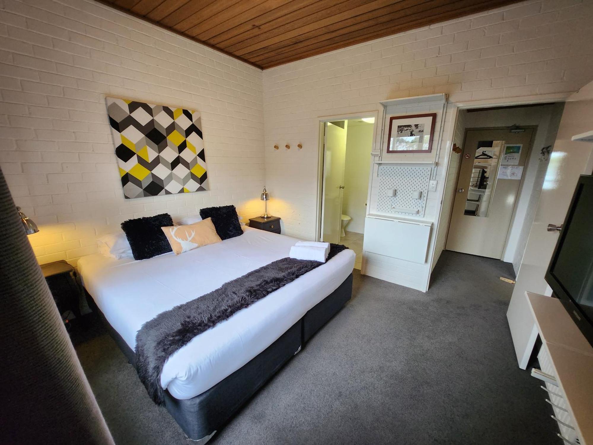 Cedarwood Apartments Falls Creek Bagian luar foto
