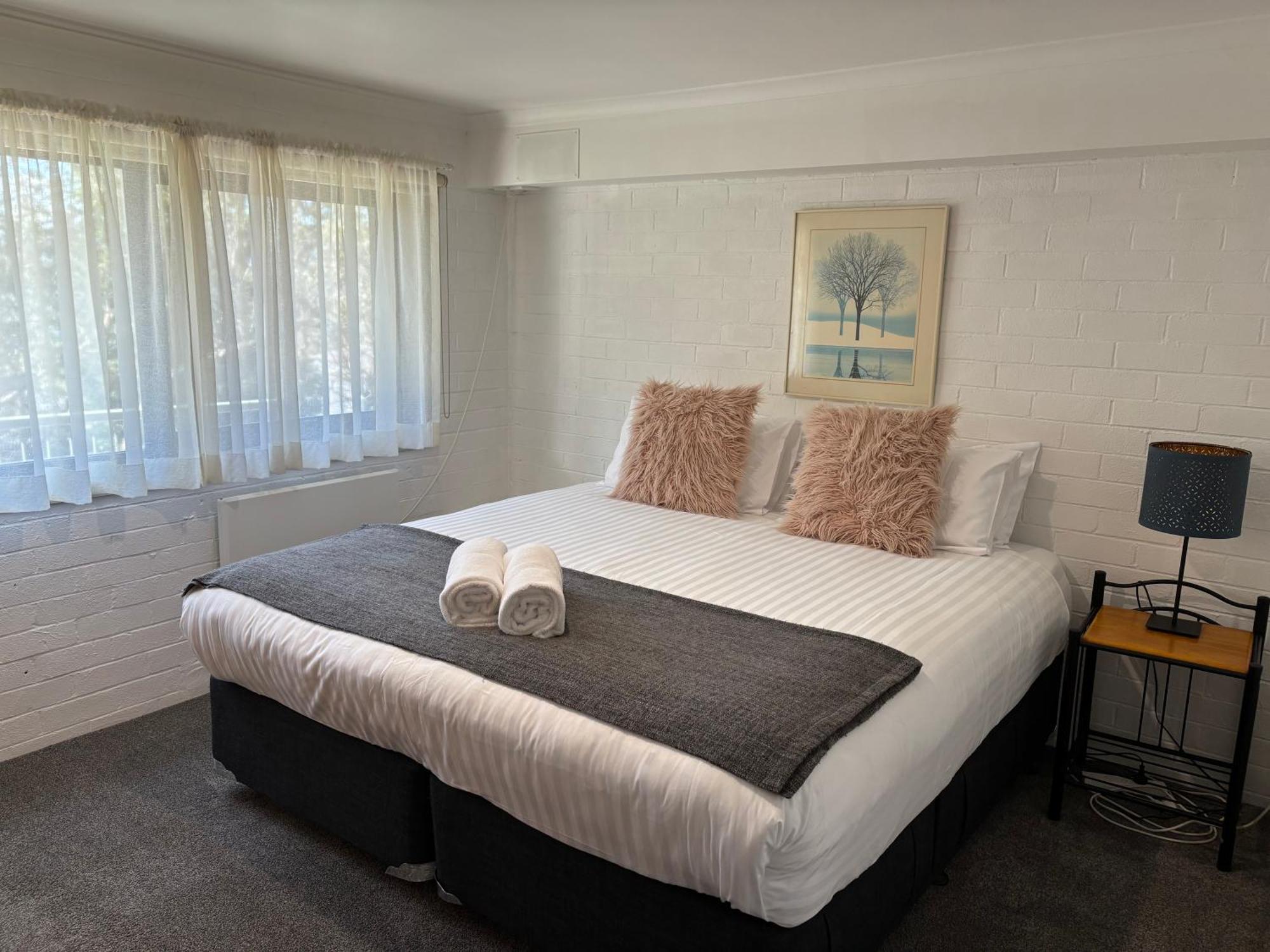 Cedarwood Apartments Falls Creek Bagian luar foto